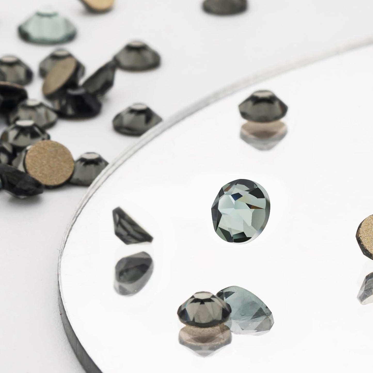 Novani Gray Rhinestones 1440pcs Flat Back Round Rhinestone Style 2088 Sparkly Crystal Gemstones for Nail Art and Crafting SS16,3.8-4.0mm