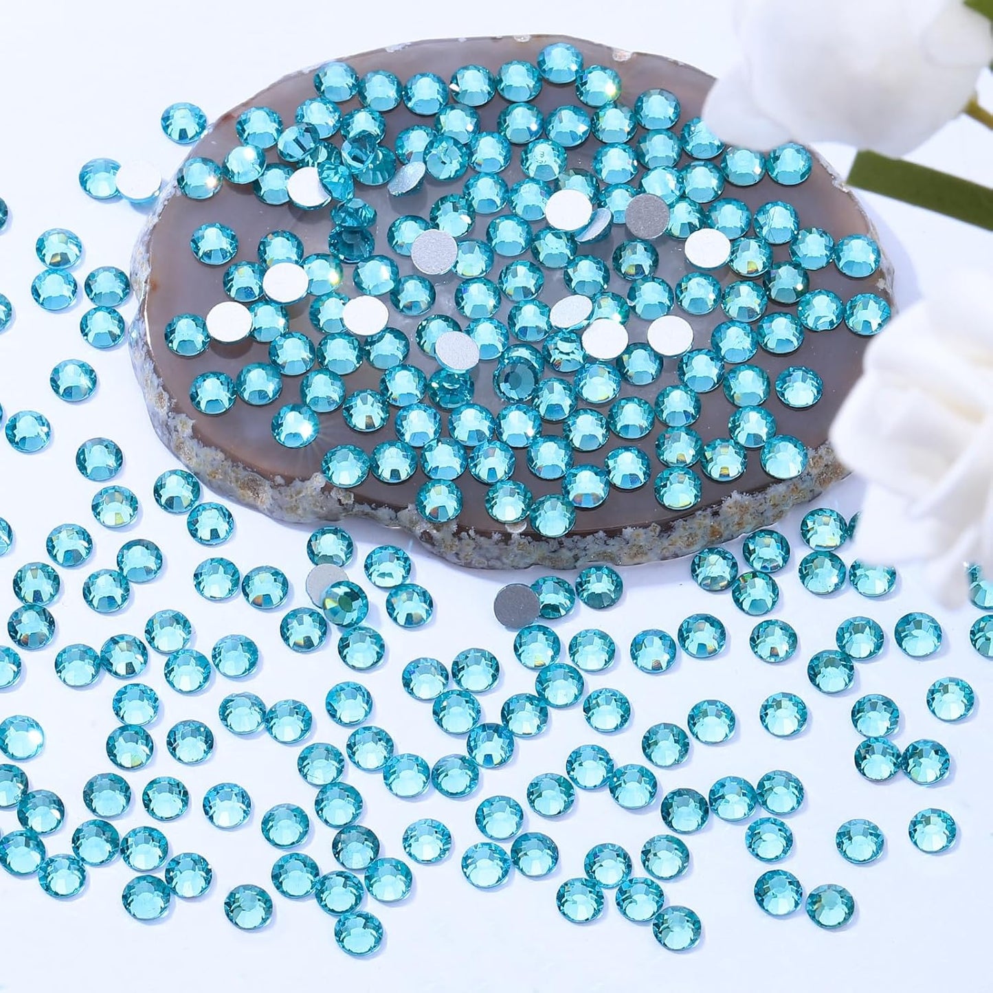 Aquamarine Flatback Rhinestones, Glass Rhinestones for Nail Art and Craft, Glue Fix, Loose Crystal Gemstones(Aquamarine, SS20, 2880pcs, 4.6-4.8mm)