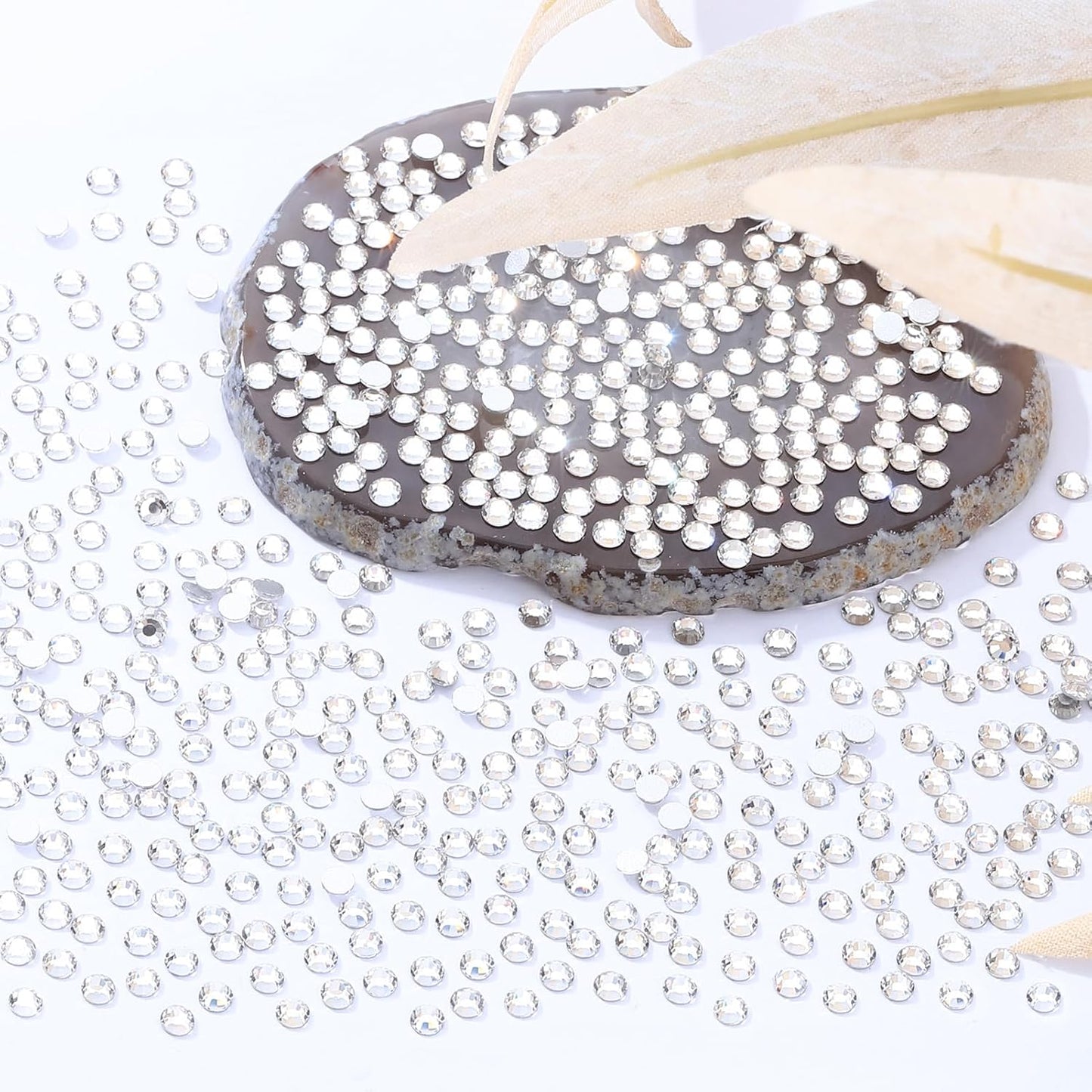 Crystal Clear Flatback Rhinestones, Glass Rhinestones for Nail Art and Craft, Glue Fix, Loose Crystal Gemstones(Crystal, SS3, 2880pcs, 1.3-1.4mm)