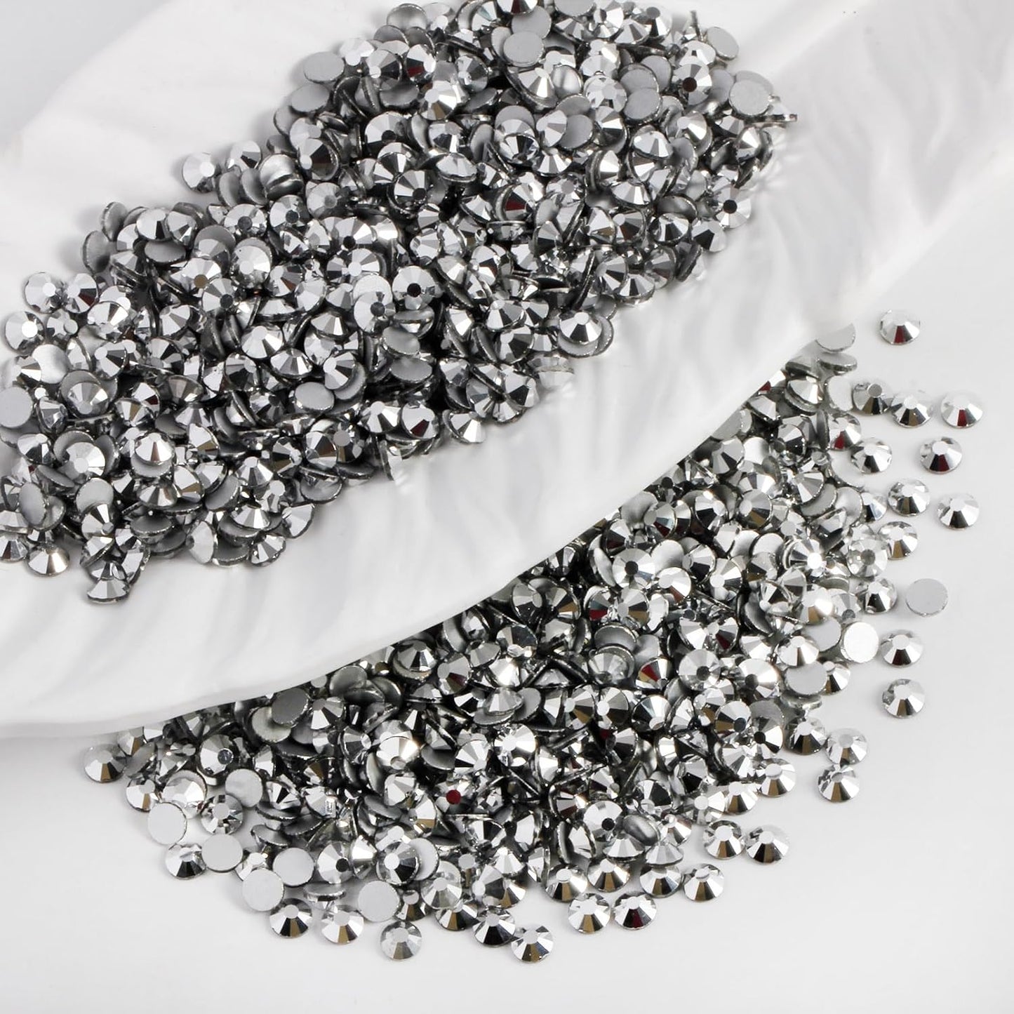 400 PCS SS30 Flatback Rhinestones,12-Facet Diamond-Cut Glass Gems for Nail Art,Clothing,DIY Crafts,Glue-On Decoration Stones with Silver Backing,Silver Hematite