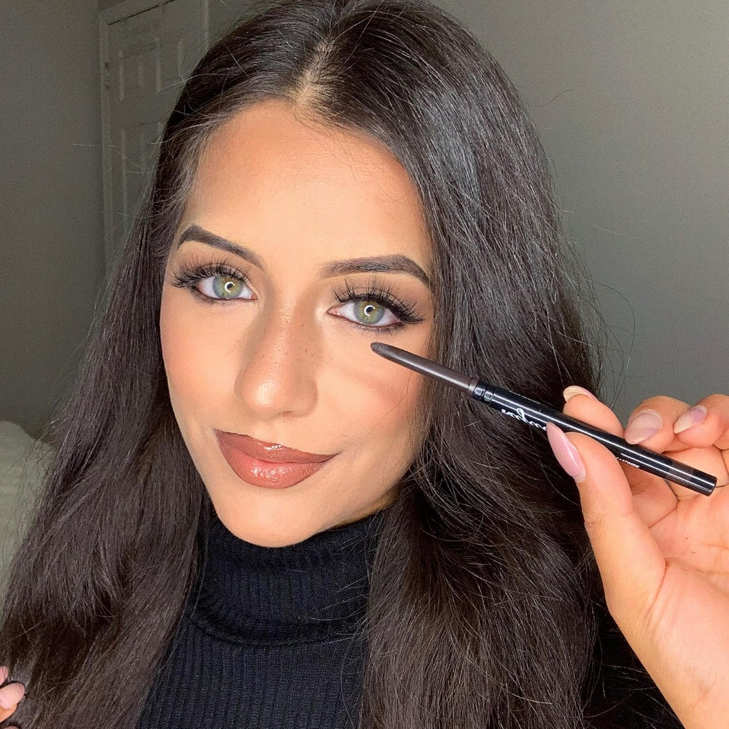 VASANTI Kajal Waterline Eyeliner Pencil - Long-lasting, Waterproof, Smudge-proof, Safe for Sensitive Eyes, Waterline Eye Liner - Opthalmologist Approved and Tested (Rich Brown)